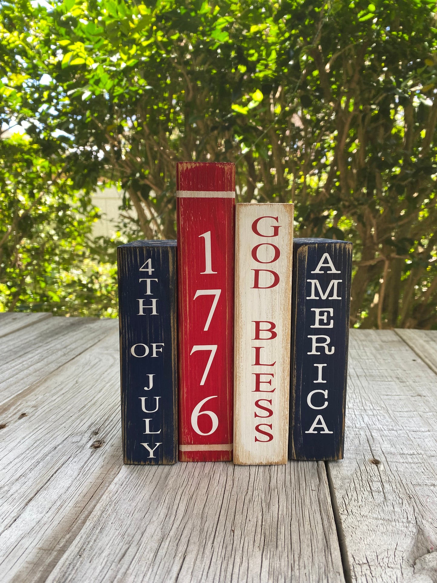 Americana Vertical Book Stack