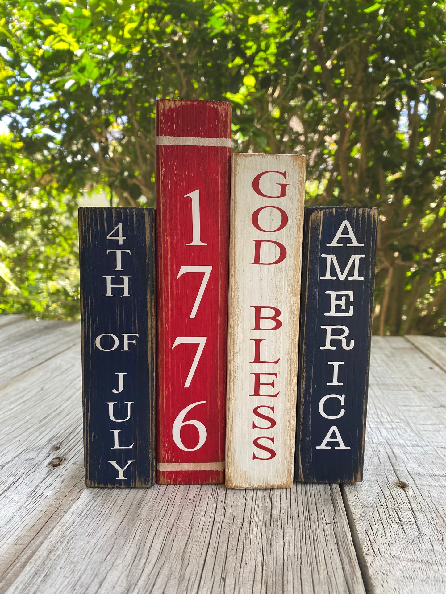 Americana Vertical Book Stack